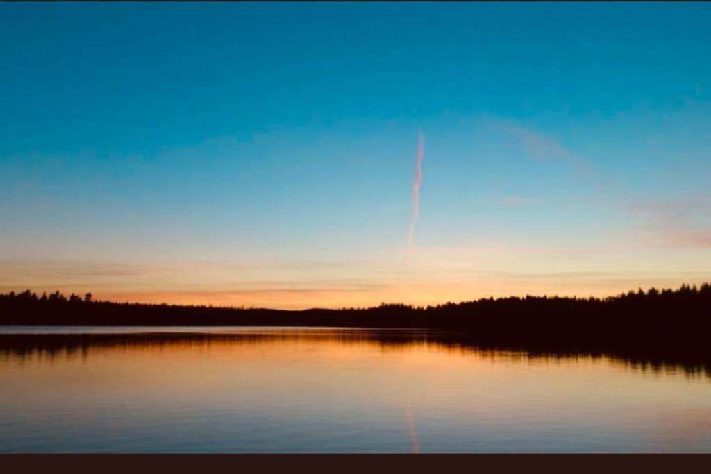 Egen Stuga Och Vedeldad Bastu Linghed Buitenkant foto